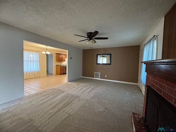 3rd image of 805 W Centre Ave