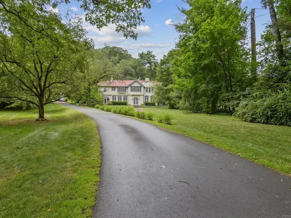 1056 Whitney Avenue, Hamden, CT 06517