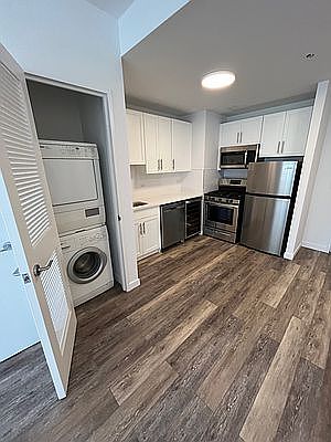 1st image of 556 3rd Ave APT 1202