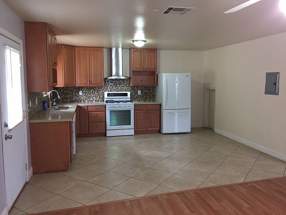 1st image of 8870 Macarthur Blvd