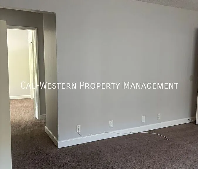 4230 Payne Ave — Photo 8
