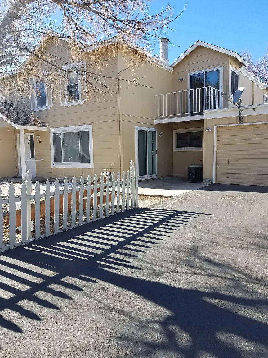 7565 Offenhauser Dr photo 1