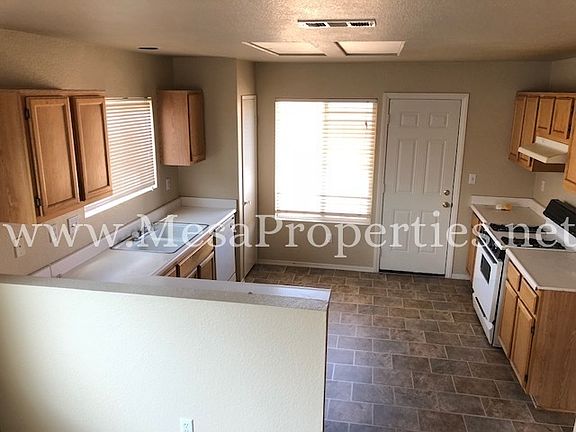 4th image of 15434 Kearney Dr
