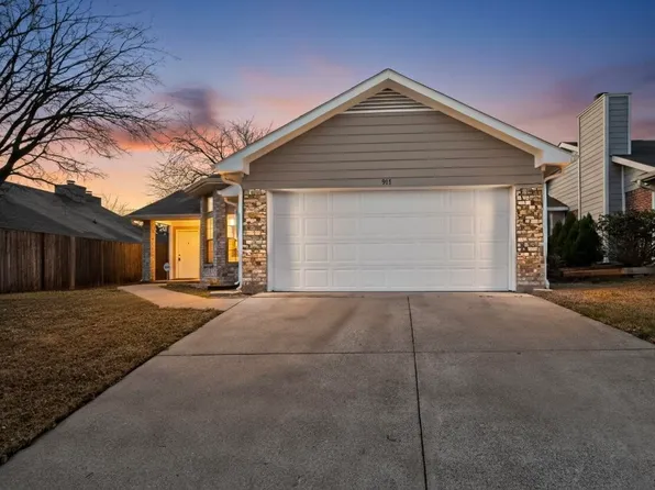 917 Richards Dr, Cedar Hill, TX 75104