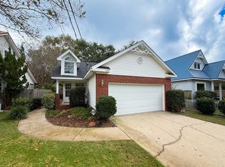 1039 E Maxwell St, Pensacola, FL 32503