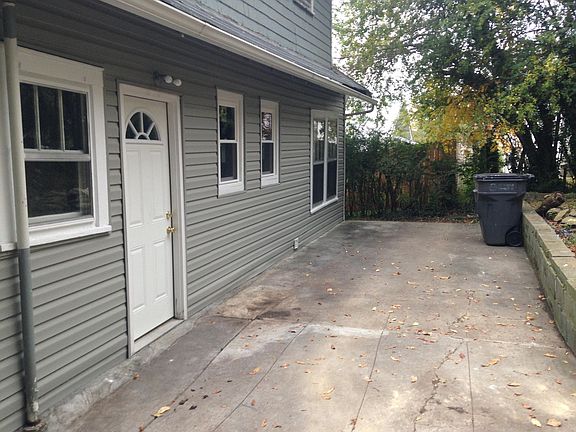 4th image of 908 Wilson Ave