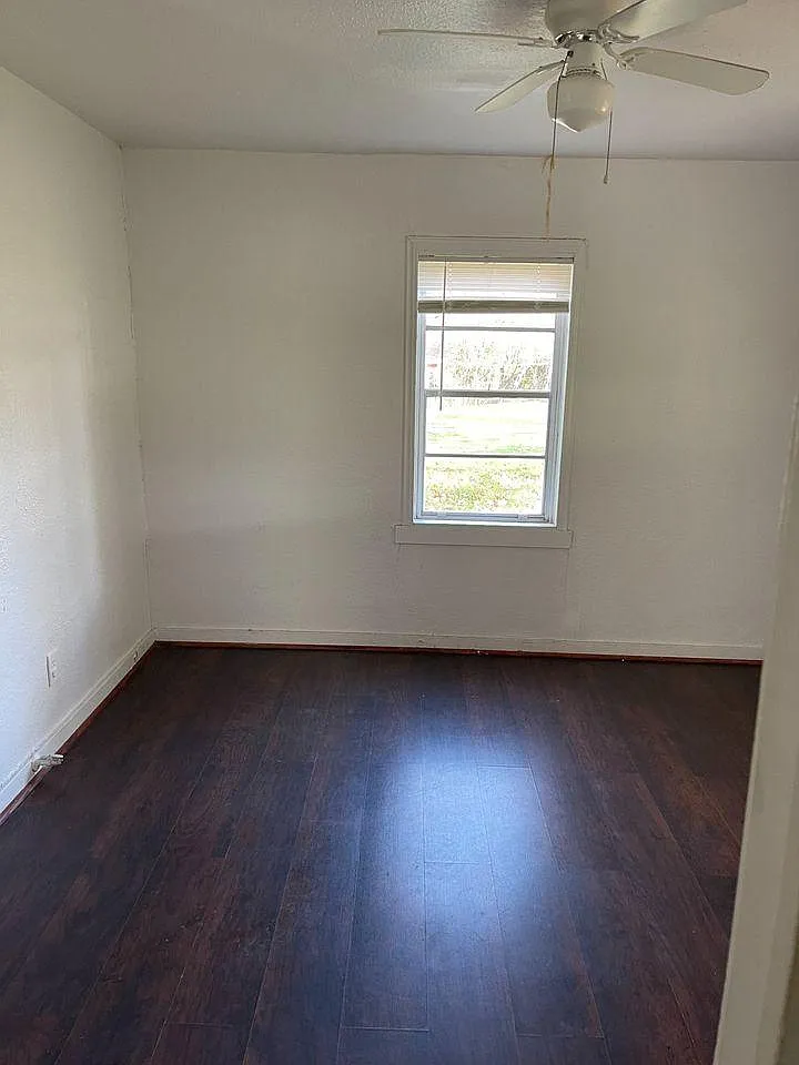 2 bed, $900 — Photo 4