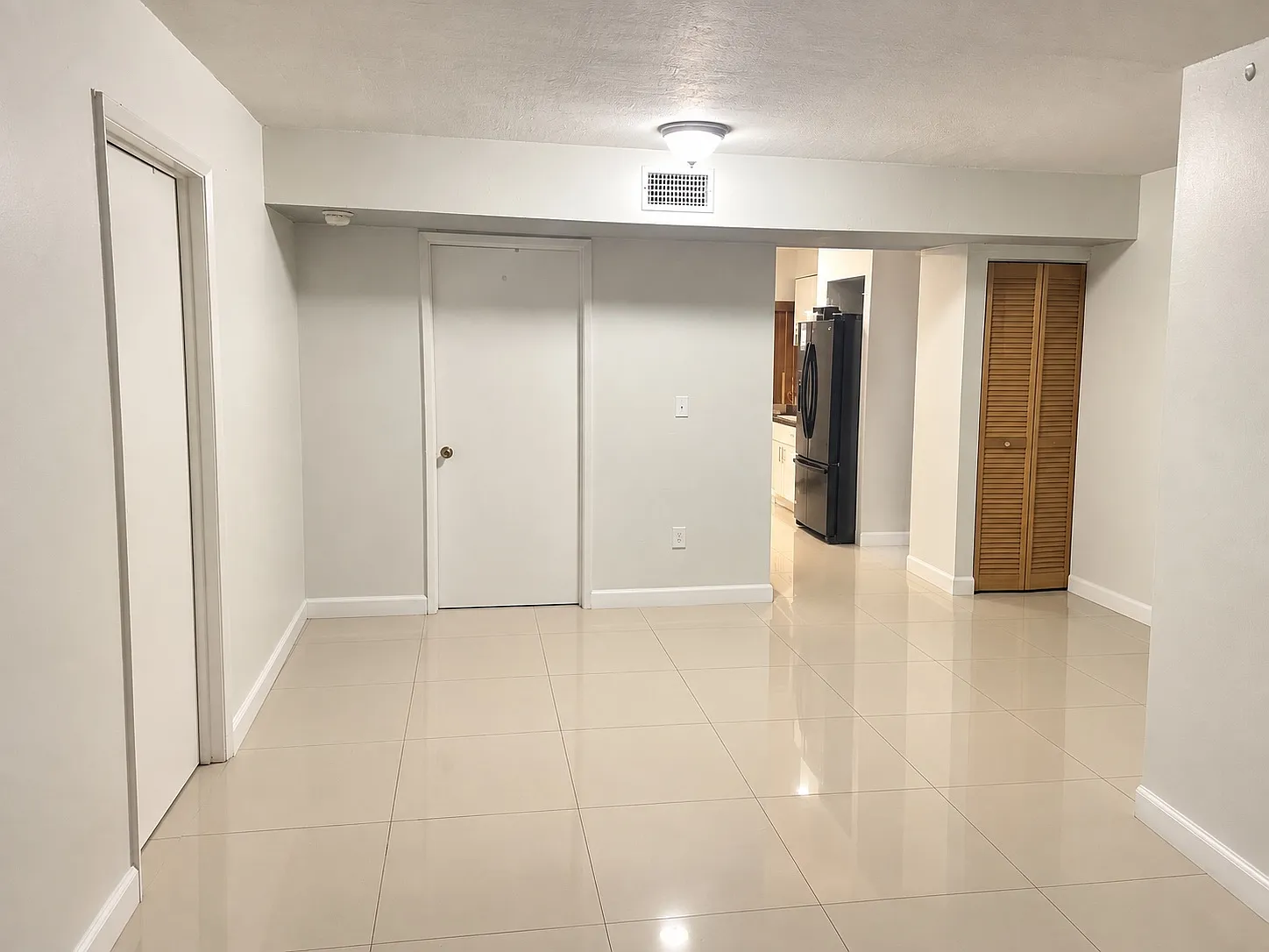 2 bed, 720 sqft, $2,100 — Photo 3