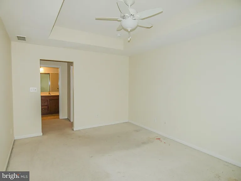 2105 Lexington Mews — Photo 44