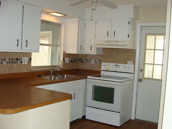 3rd image of 2426 Hope Ave
