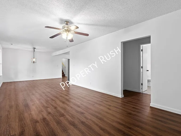 3404 Frawley St — Photo 6