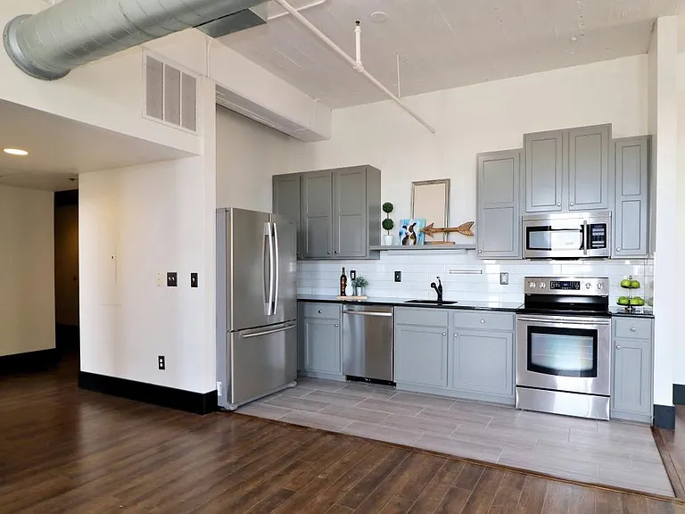 523 Grand Blvd #2F — Photo 5
