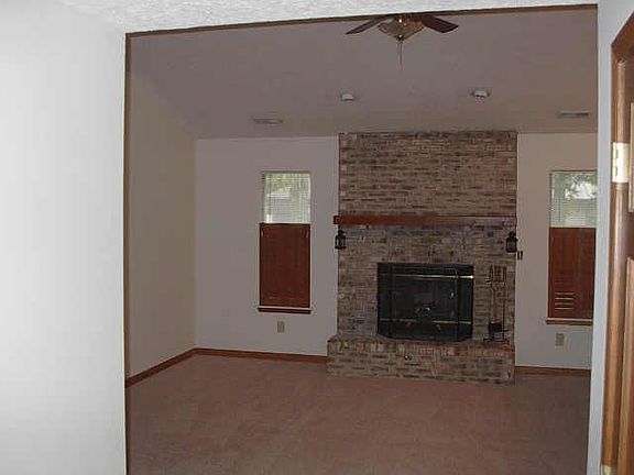 2nd image of 3645 Bearwood Dr