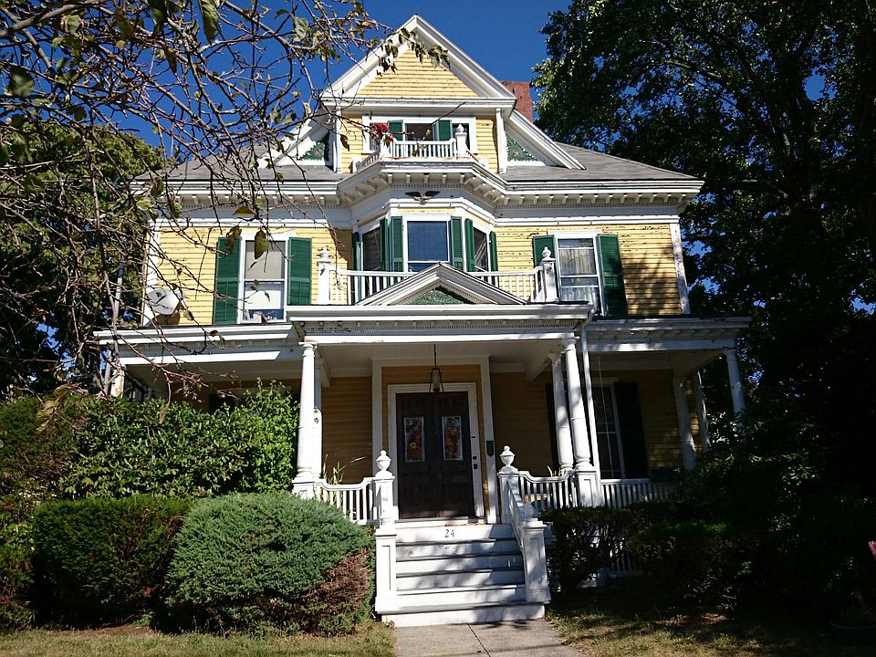2nd image of 24 Carruth St
