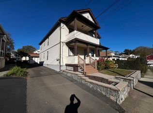 Inviting 2-Bedroom 2nd Floor Apartment in Desirable Neighborhood, New Britain, CT 06053