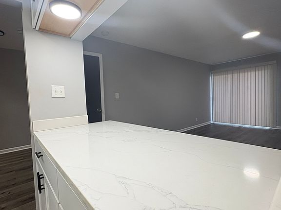 4th image of 1232 W 73rd St #184d22890