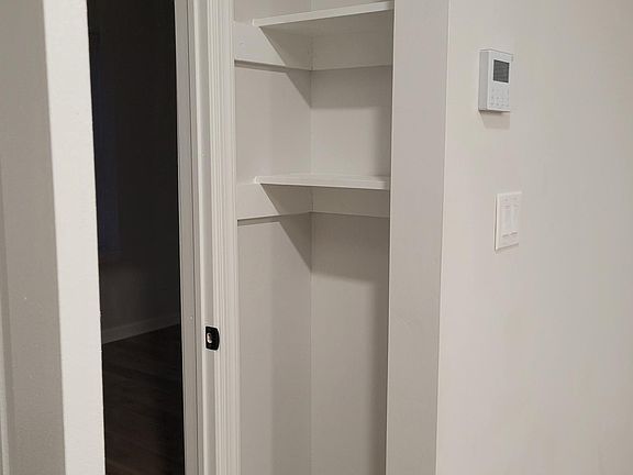 5th image of 6455 Glenmore Ave Floor 2