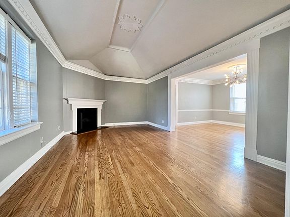 3rd image of 7544 York Dr