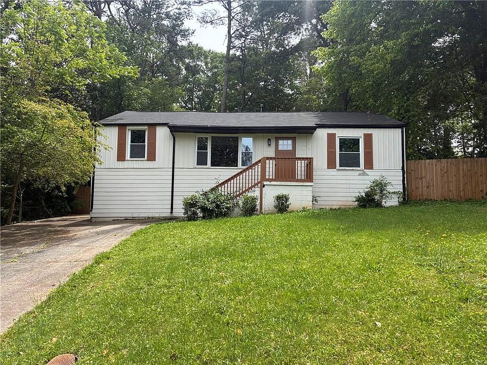 1st image of 2190 Gordon Cir SE
