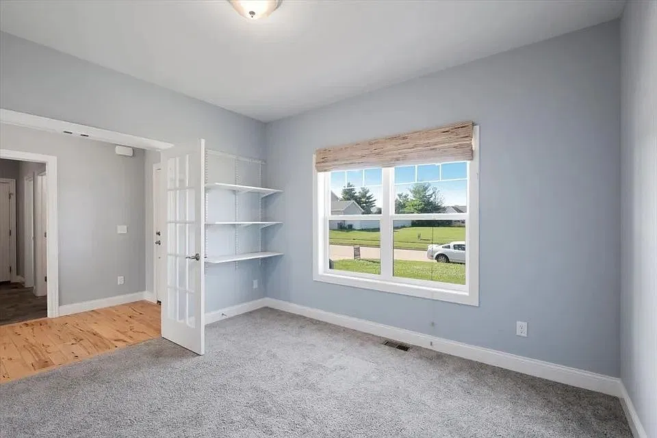 5 bed, 3.5 bath, 2324 sqft, $3,200 — Photo 4