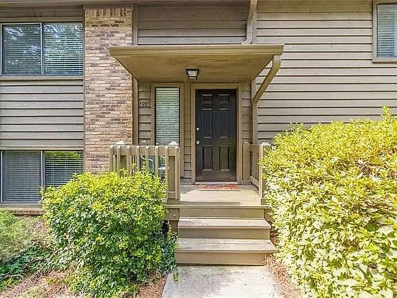 2nd image of 1885 Dyouville Ln