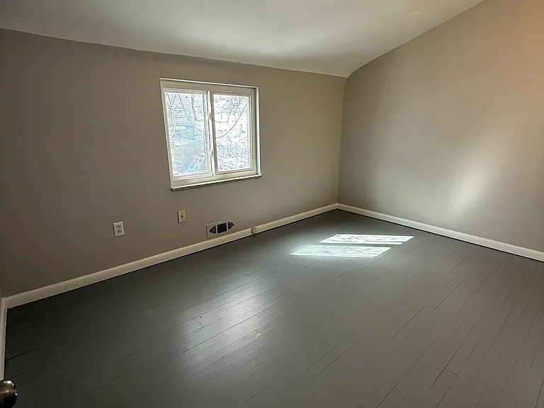 450 Dawes St — Photo 10