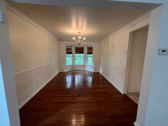 3rd image of 30 Victor Rd