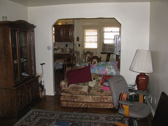 3rd image of 4032 Ely Ave