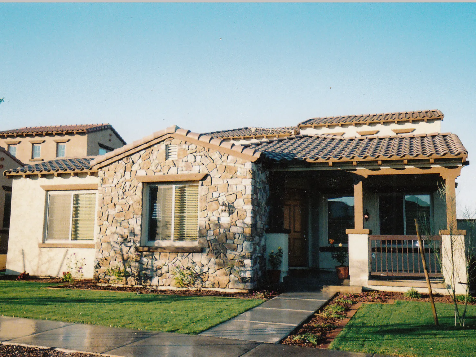 4 bed, 2739 sqft, $3,225 — Photo 2