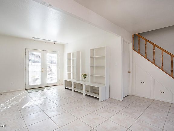 1130 E BelmontGreat Room 2