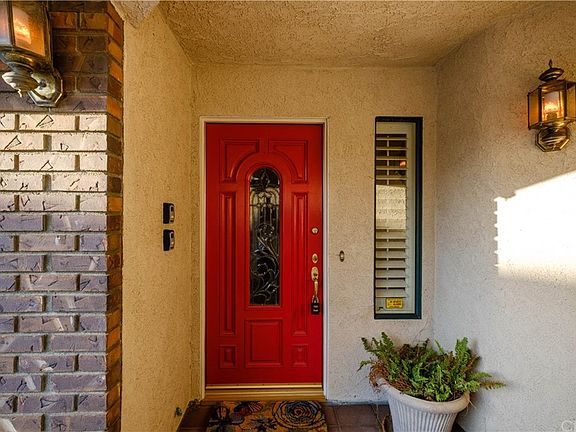4th image of 15860 Elcona Pl