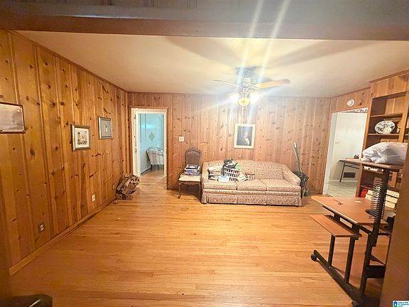 5th image of 8964 Glendale Dr