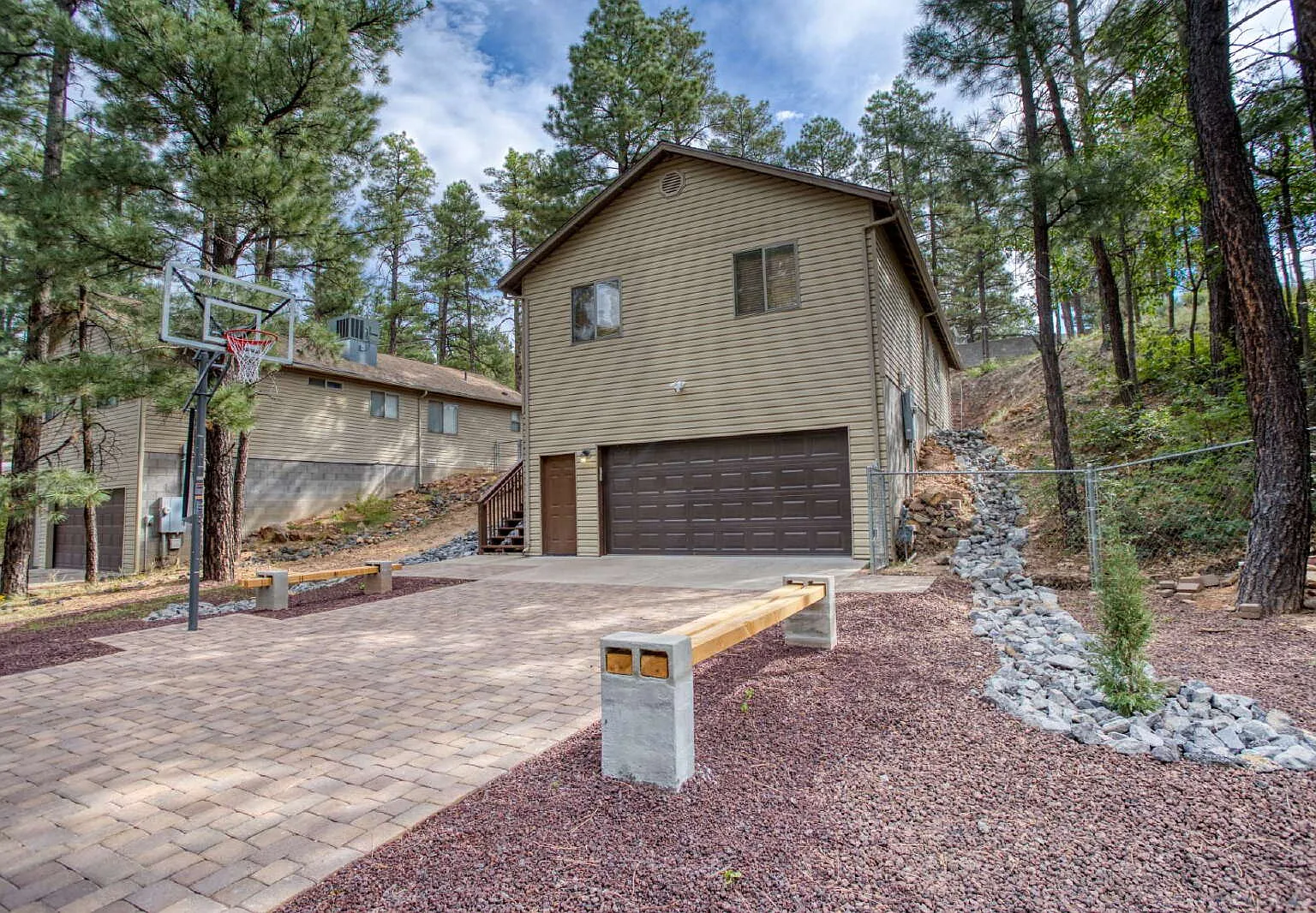 3 bed, 2.0 bath, 1200 sqft, $2,100 — Photo 1