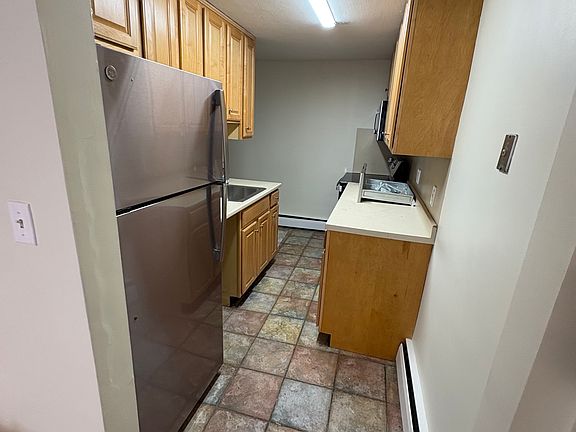 2nd image of 4 Lewis St #2
