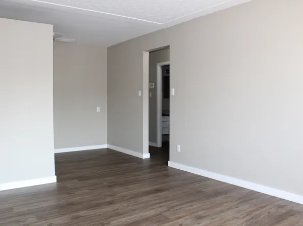 10325 115th St NW, Edmonton, AB T5K 1T9