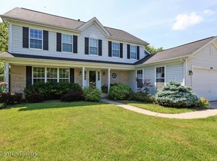 670 Brookstone Rd, Grayslake, IL 60030