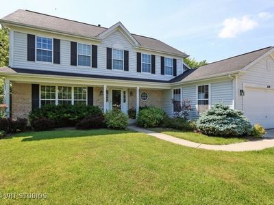 670 Brookstone Rd, Grayslake, IL, 60030