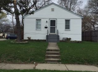 1002 Indiana Ave, Waukegan, IL