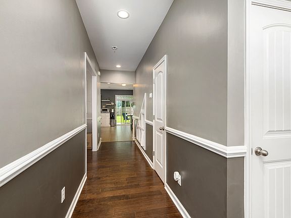 4th image of 338 Aberlour Dr