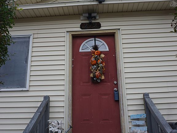 2nd image of 272 Burritt St APT 1