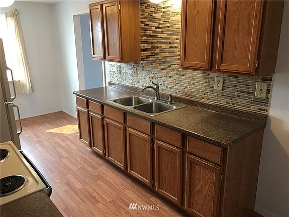 4th image of 1008 W Central Drive