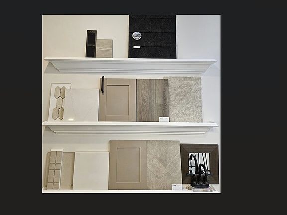 4th image of 102 Limestone Cir