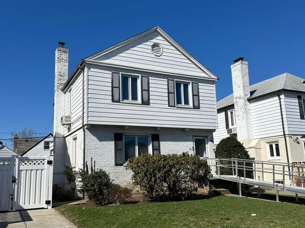 7338 178th St, Fresh Meadows, NY 11366