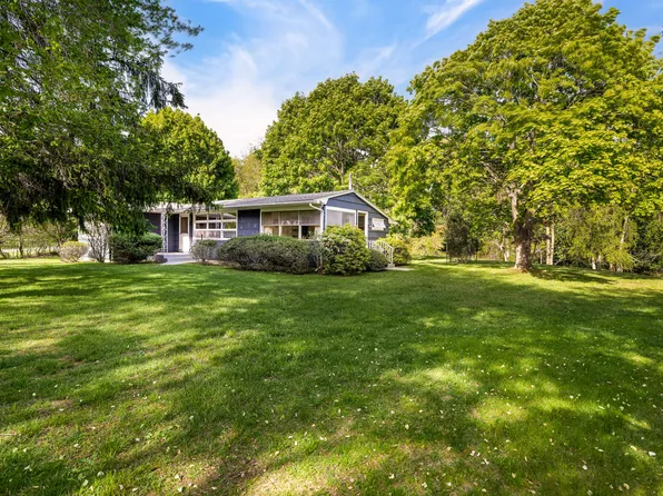 33 S Midway Rd #B, Shelter Island, NY 11964