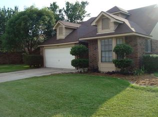 6300 Pilgrim Ln, Arlington, TX 76002