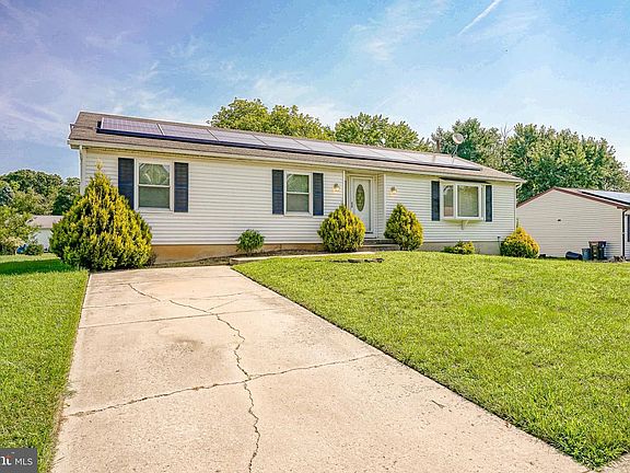3rd image of 139 Sturbridge Dr