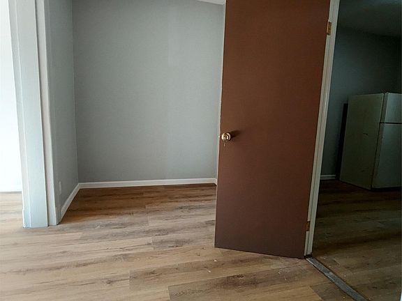 5th image of 8231 Woodhaven Blvd
