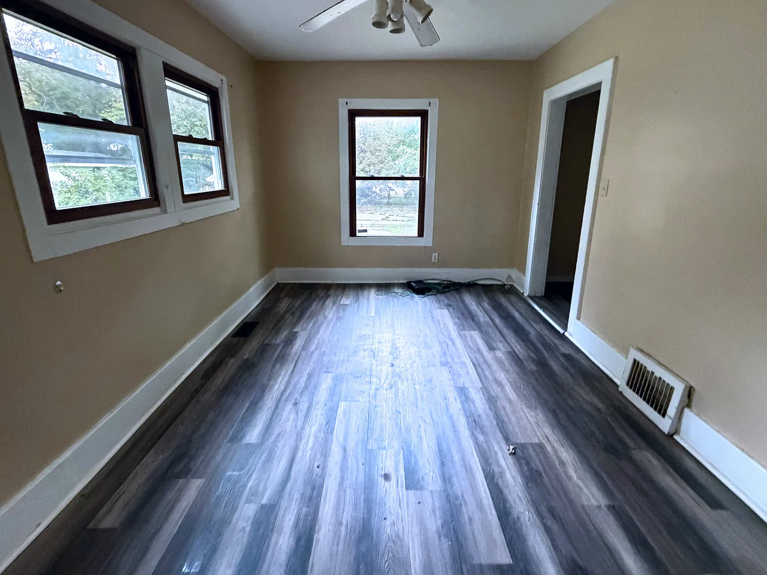 3 bed, 1354 sqft, $1,200 — Photo 4