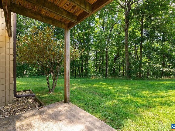 5th image of 610 White Oak