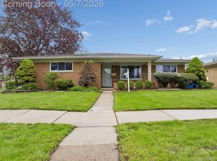 14053 April Ln, Warren, MI 48088